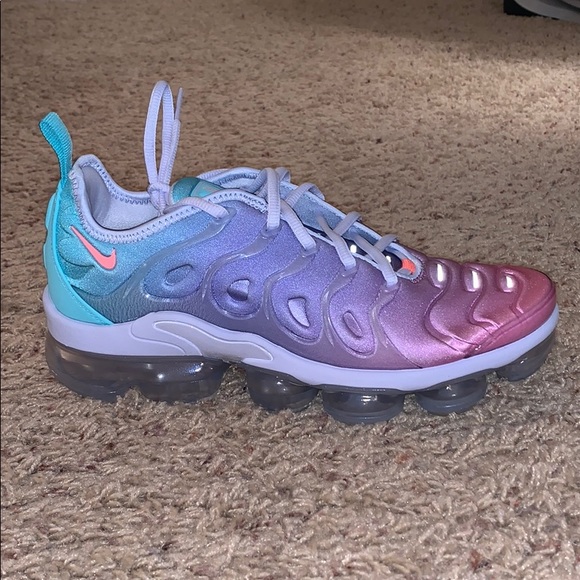 NIKE AIR VAPORMAX PLUS - Picture 7 of 12